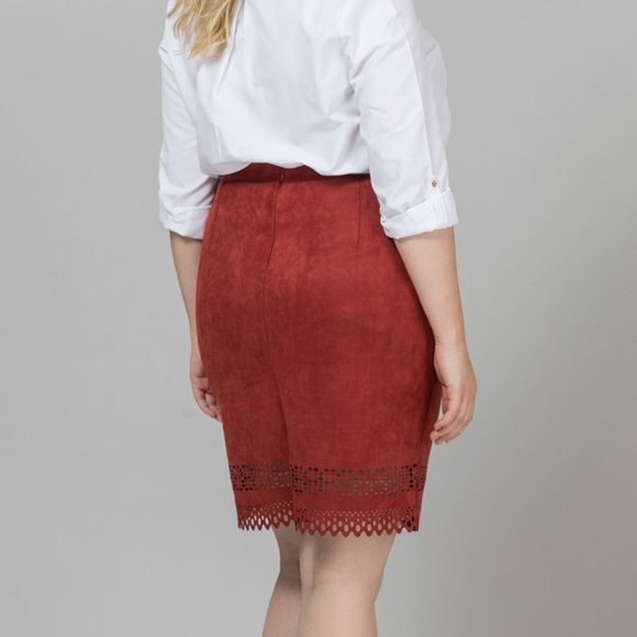 💖NWOT - PLUS SIZE PEACHSKIN CUTOUT DESIGN SKIRT💖 - Picture 5 of 5